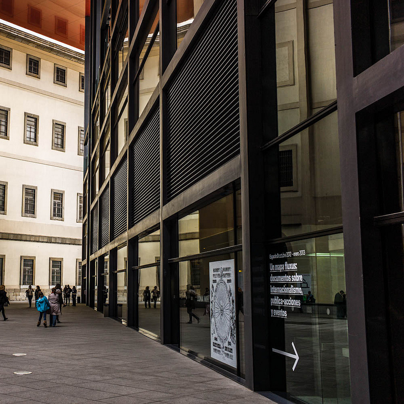 8131808657 5dde93b958 c 1 - Biblioteca del Museo Reina Sofía