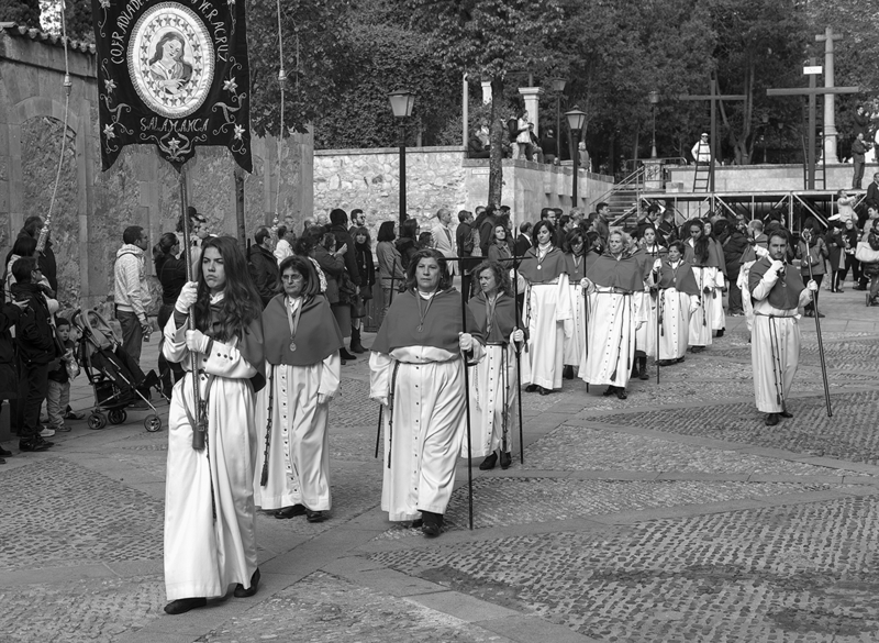 L1004091a - La incorporación de la Mujer a la Semana Santa