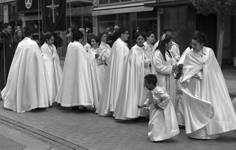 L1004128a - La incorporación de la Mujer a la Semana Santa