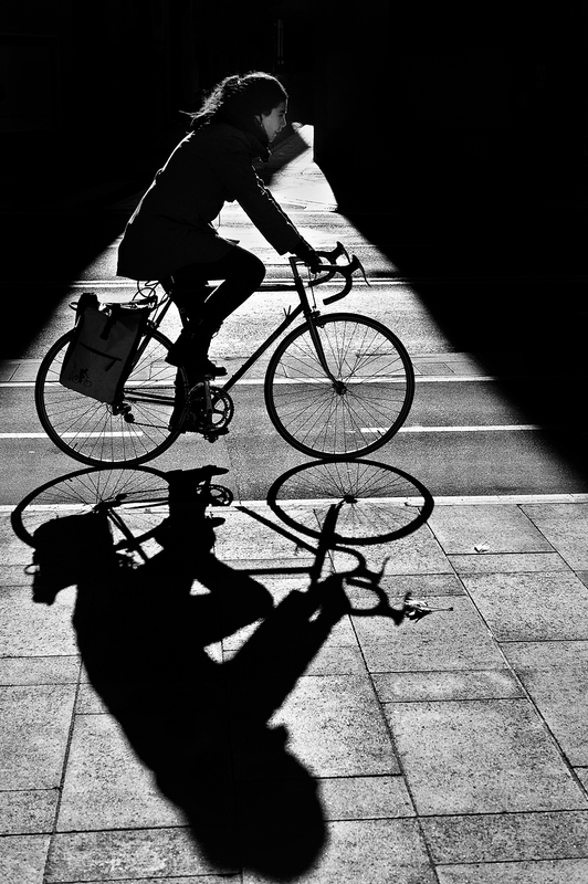 L1032820 - La luz y la bicicleta