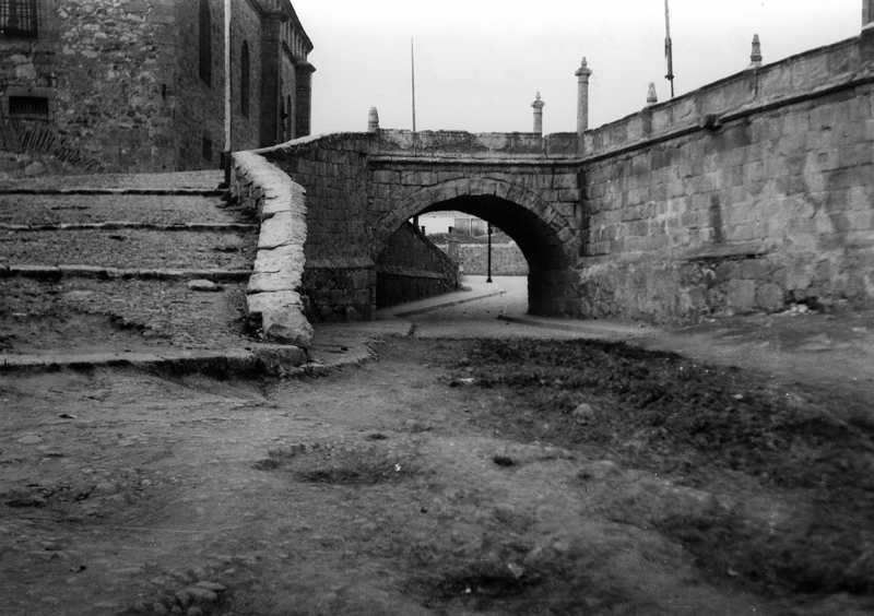 Puente del Arroyo de Santo Domingo antes de la reformaa - Homenaje  Vintage